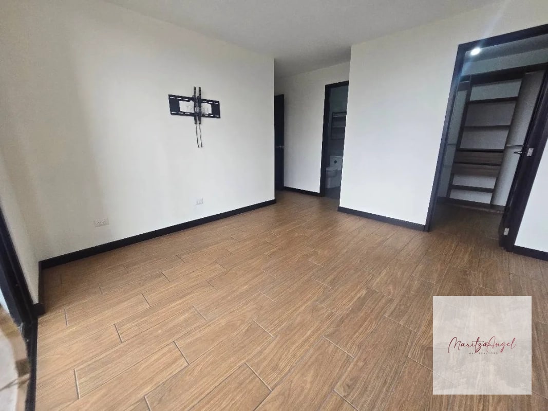 VENTA DE APARTAMENTO EN ZONA 15 TORRE PRAGA - 11