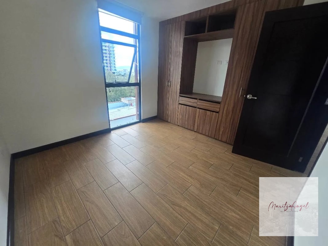VENTA DE APARTAMENTO EN ZONA 15 TORRE PRAGA - 8