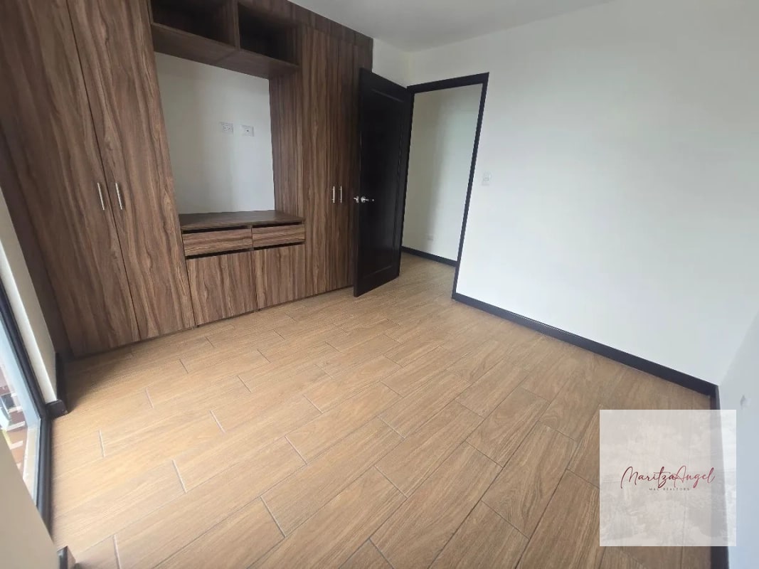 VENTA DE APARTAMENTO EN ZONA 15 TORRE PRAGA - 7