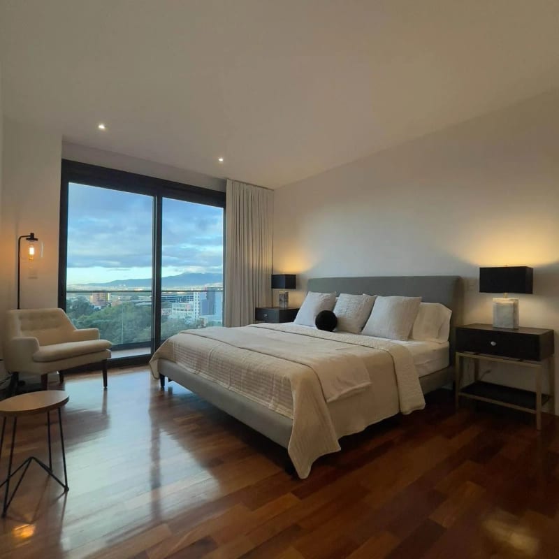 Edificio Lucca Zona 10 — Apartamento en Alquiler en Zona 10, Guatemala, Ciudad — foto 3 de 11