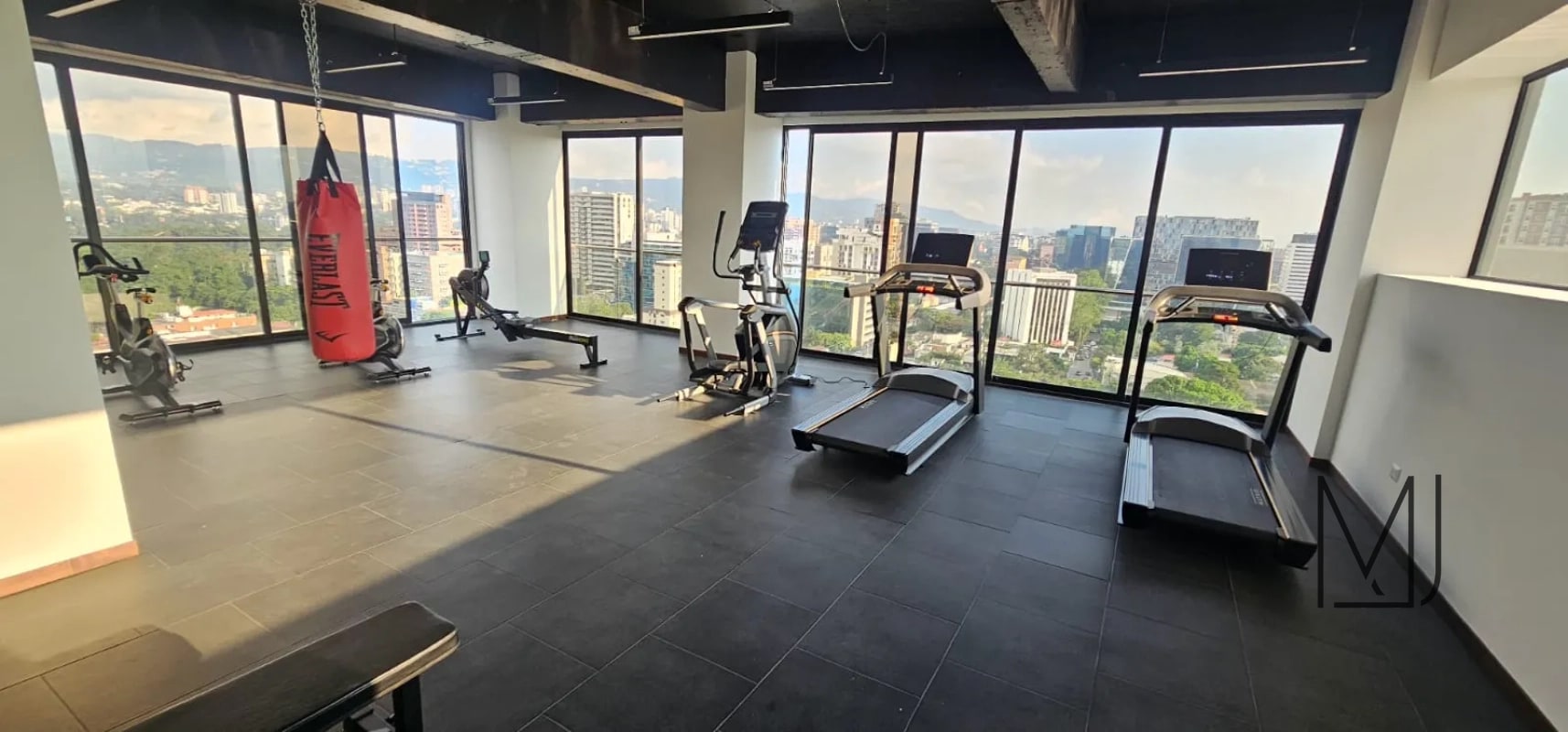 Apartamento en Alquiler | Edificio Brunelo | Zona 10 | Amueblado y excelente ubicación — Apartamento en Alquiler en Brunelo, Zona 10, Guatemala, Ciudad — foto 3 de 9