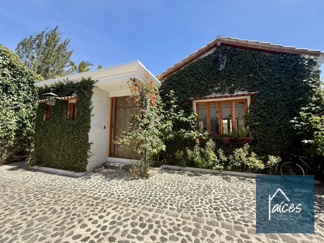 Villa italiana en venta en Antigua Guatemala (D) - 2