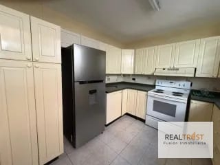 Casa en renta zona 14 para VIVIENDA u OFICINA — Casa en Alquiler en Zona 14, Guatemala, Ciudad — miniatura 3 de 15