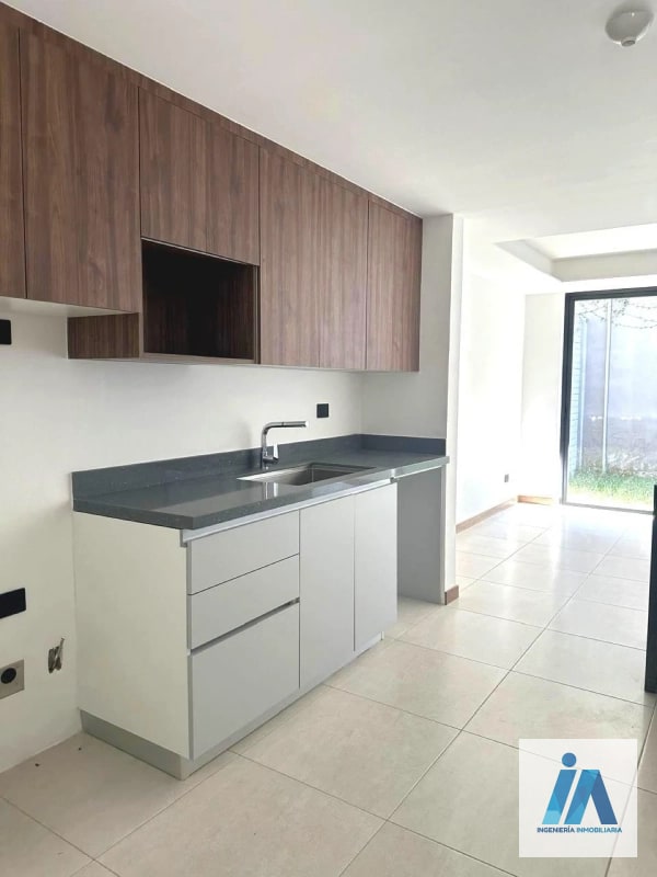 CASA EN ALQUILER – Condominio Danté Kanajuyú, Zona 16 — Casa en Alquiler en Zona 16, Guatemala, Ciudad — foto 14 de 15