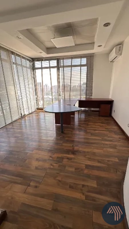 ALQUILER DE AMPLIA Y CÉNTRICA OFICINA - REAL REFORMA, ZONA 9 - 2