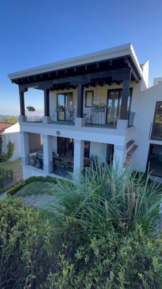 CASA EN VENTA CON PISCINA – LAZOS DE FRAIJANES; KM.20 CAES — Casa en Venta en Lazos de Fraijanes, Carretera a El Salvador, Guatemala, Ciudad — miniatura 1 de 15