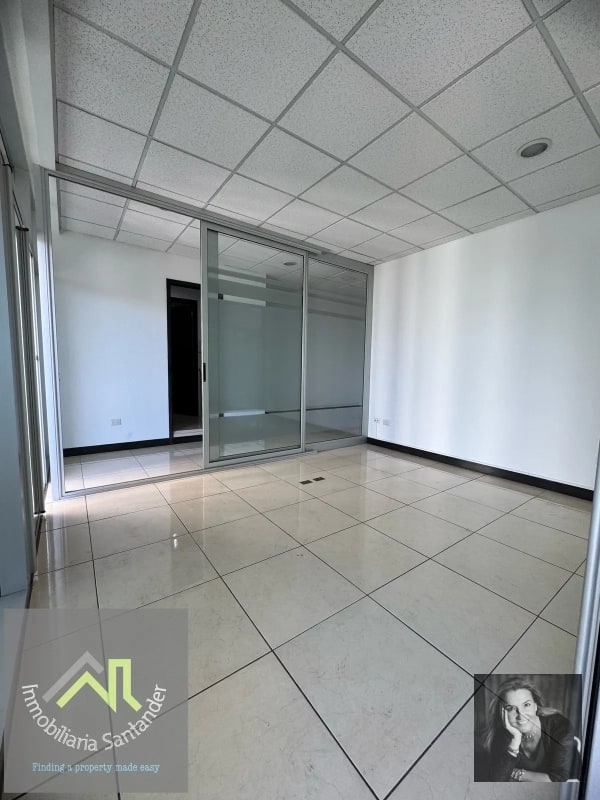 DUBAI CENTER / Oficina en Venta , zona 10 - 11