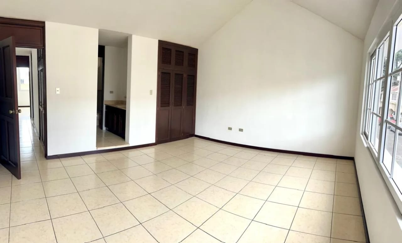 Casa en Venta, Km.16.5 Carretera Salvador — Casa en Venta en Carretera a El Salvador, Guatemala, Ciudad — foto 4 de 11