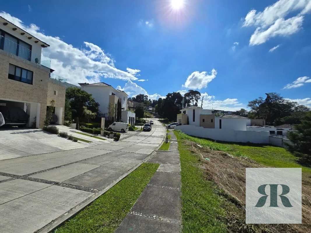 *Venta Terreno Lomas de San Isidro, Zona 16* - 6