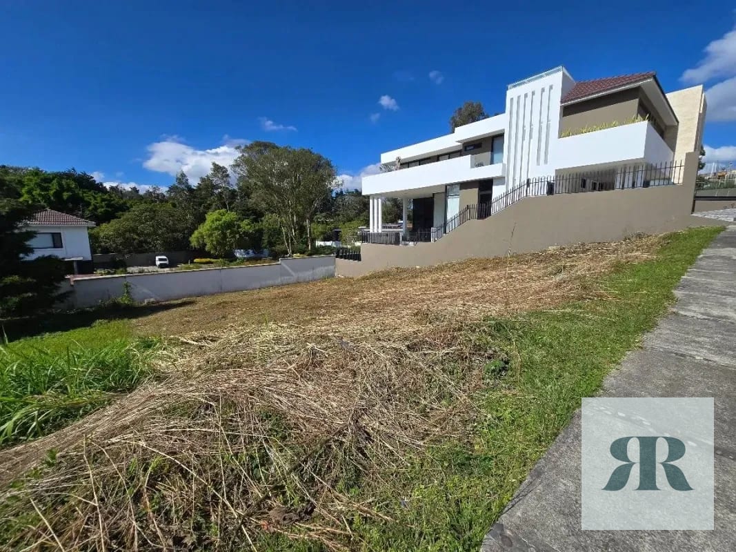 *Venta Terreno Lomas de San Isidro, Zona 16* — Terreno en Venta en Lomas de San Isidro, Zona 16, Guatemala, Ciudad — foto 4 de 6