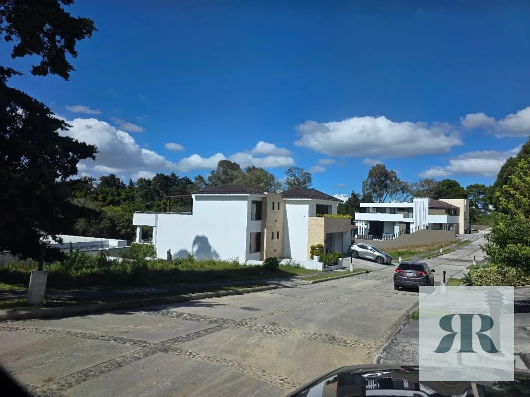 *Venta Terreno Lomas de San Isidro, Zona 16* - 3