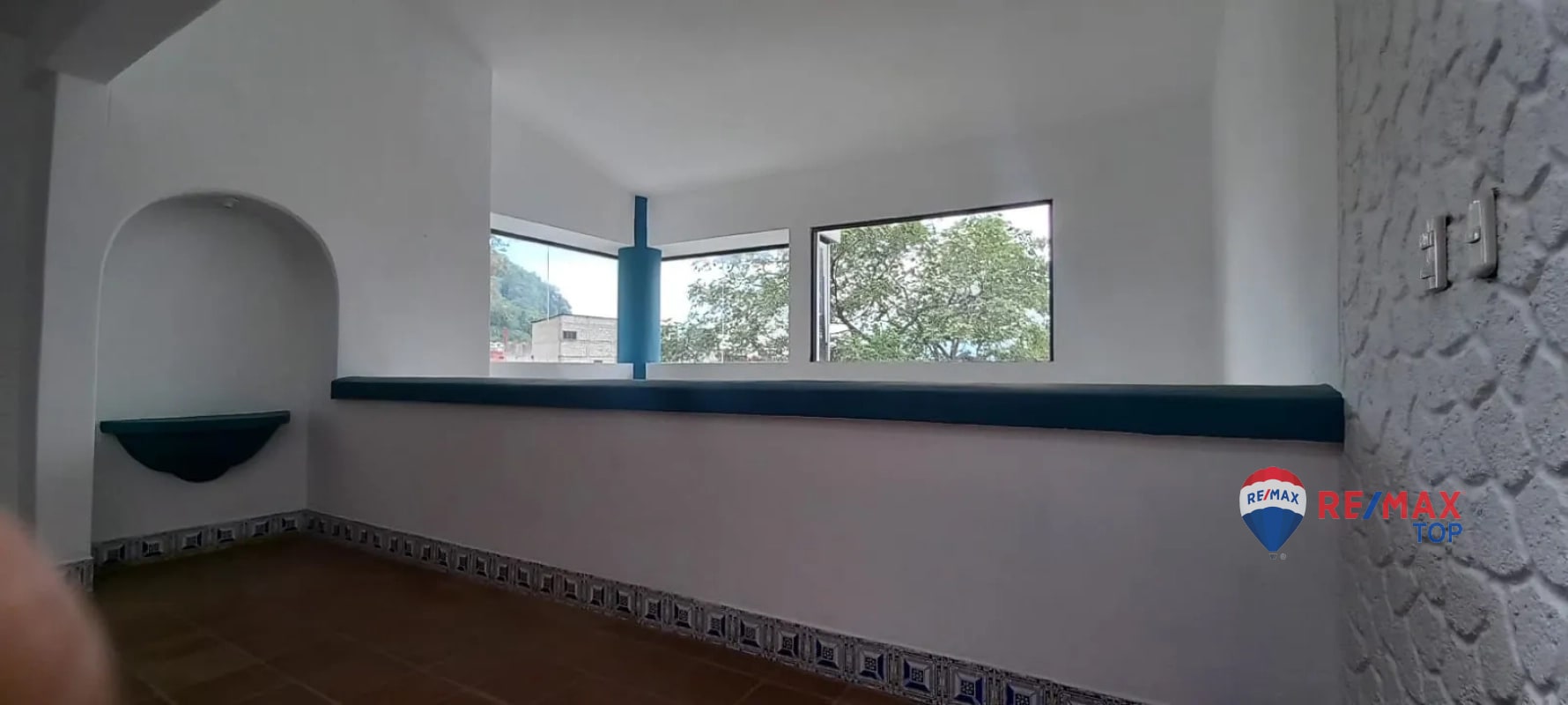 PANAJACHEL I CASA EN RESIDENCIAL l 2 APTO. INDEPENDIENTES AMPLIA PROPIEDAD CON JARDÍN FRONTAL Y POSTERIOR - 8