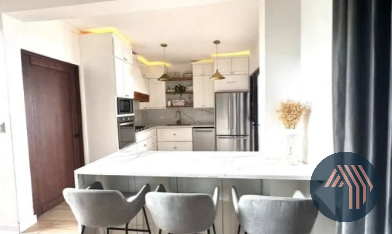VENTA DE MODERNA CASA EXCELENTE UBICACIÓN - BLV. SAN CRISTOBAL - 10