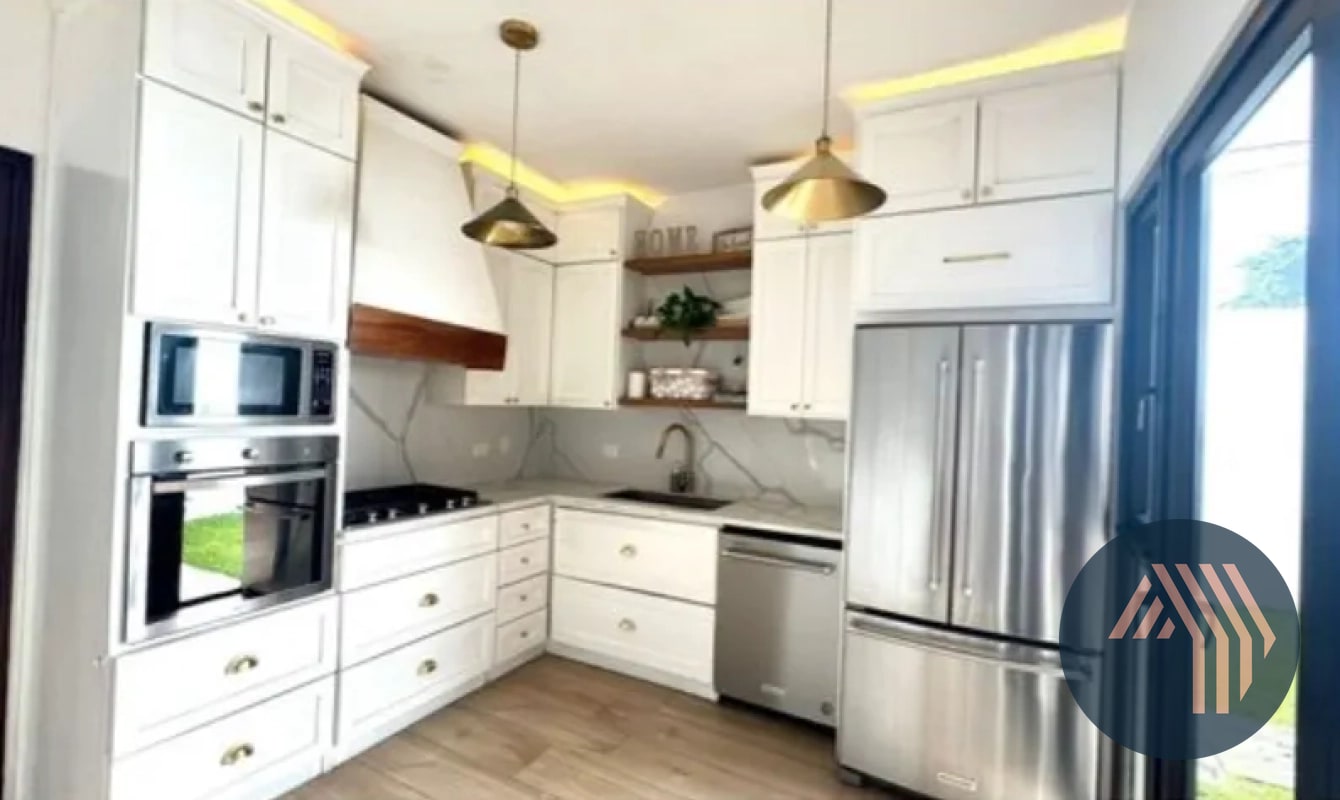 VENTA DE MODERNA CASA EXCELENTE UBICACIÓN - BLV. SAN CRISTOBAL - 9