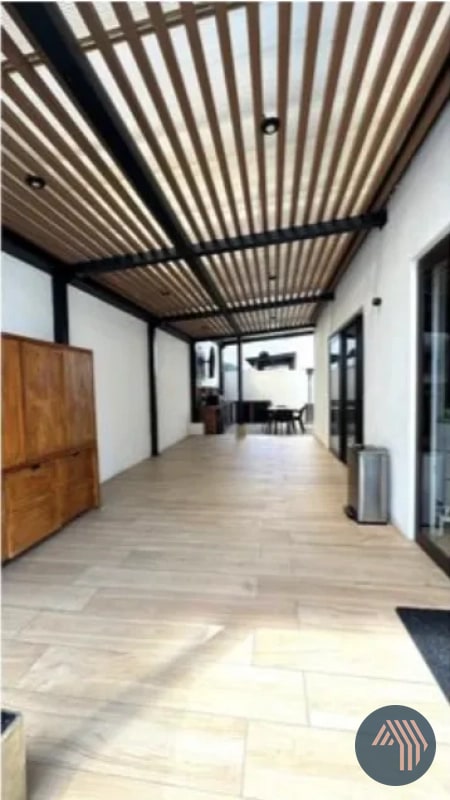 VENTA DE MODERNA CASA EXCELENTE UBICACIÓN - BLV. SAN CRISTOBAL - 3