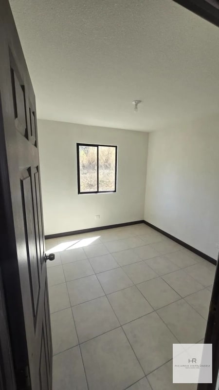 Alquiler de Casa Familiar: Colinas Premier, Palencia - 12
