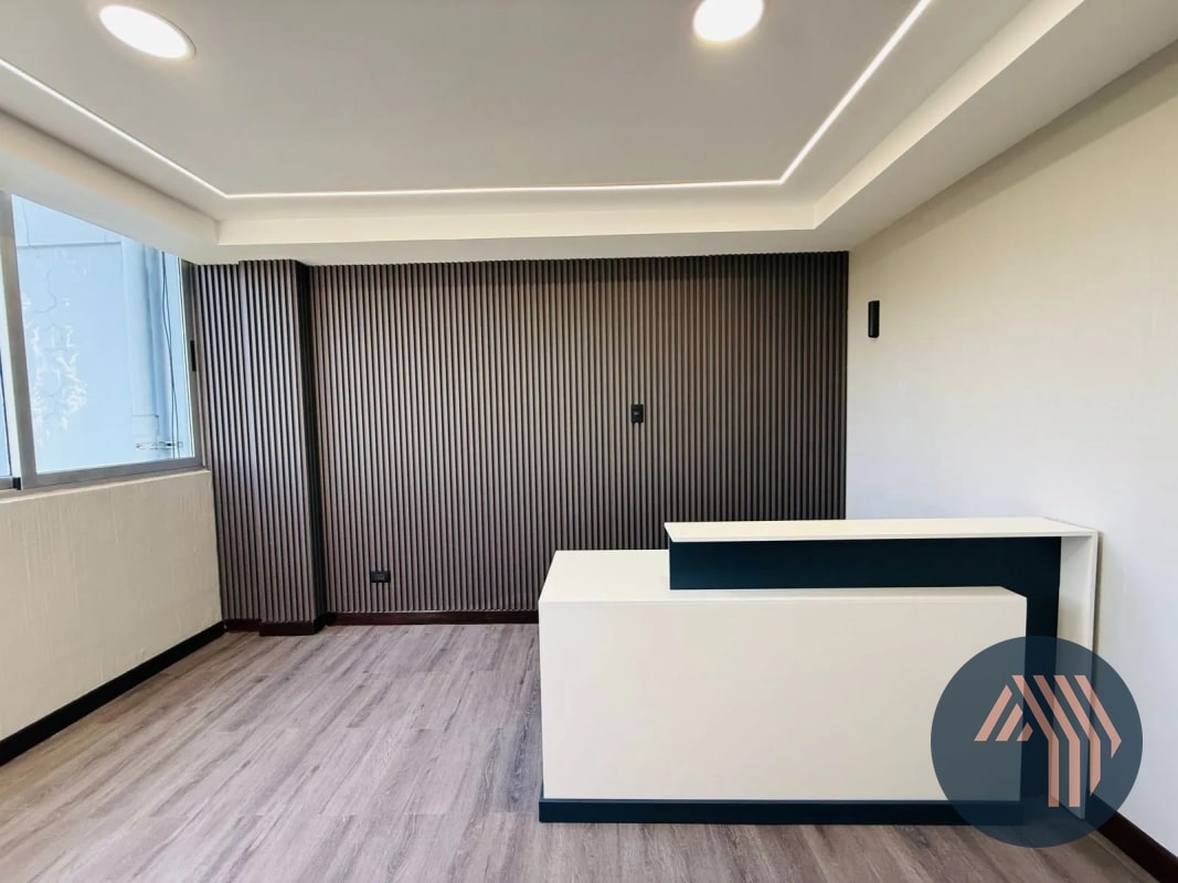 ALQUILER DE CLINICA REMODELADA - CENTRO MÉDICO, ZONA 10 - 8