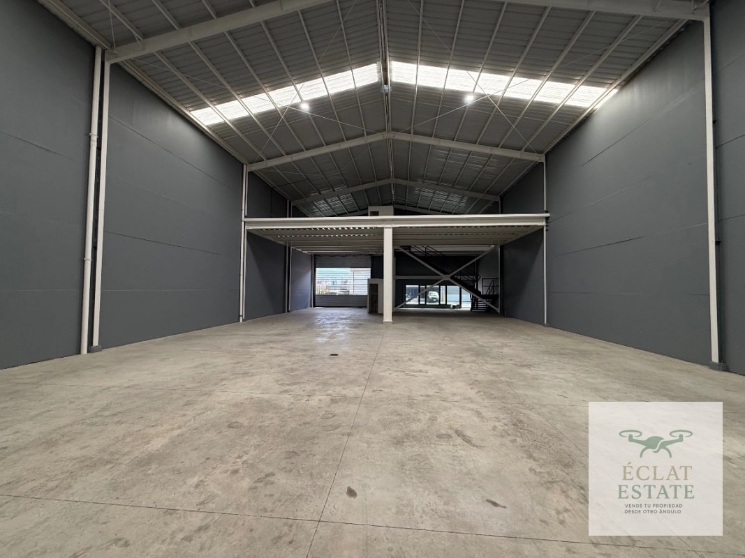 Ofibodega en Zona Industrial UNO en Renta | Carretera a San José Pinula - 1