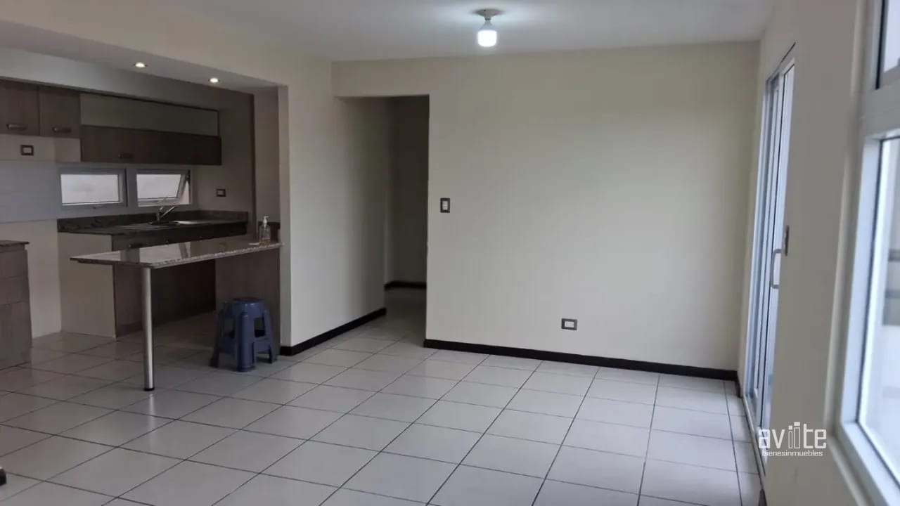 Condado Naranjo, aparamento nivel medio con balcón Q1,450,000 — Apartamento en Venta en Condado Naranjo, Zona 4 Mixco, Guatemala, Ciudad — foto 14 de 15