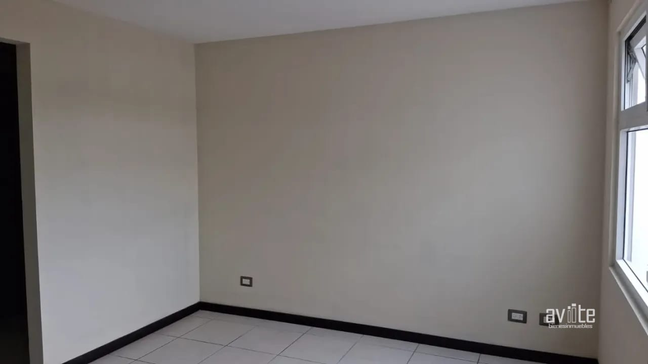 Condado Naranjo, aparamento nivel medio con balcón Q1,450,000 — Apartamento en Venta en Condado Naranjo, Zona 4 Mixco, Guatemala, Ciudad — foto 12 de 15