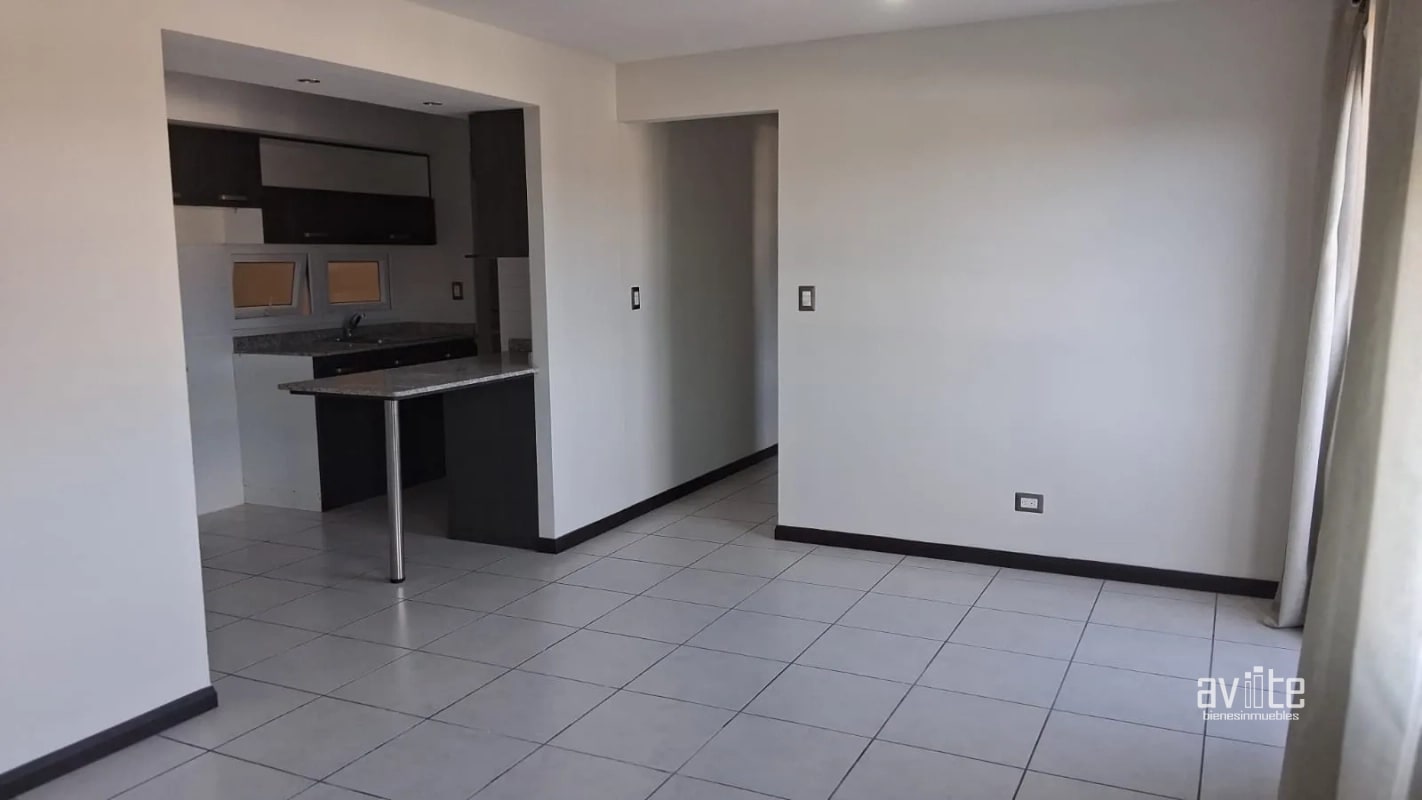 Condado Naranjo, aparamento nivel medio con balcón Q1,400,000 - 8