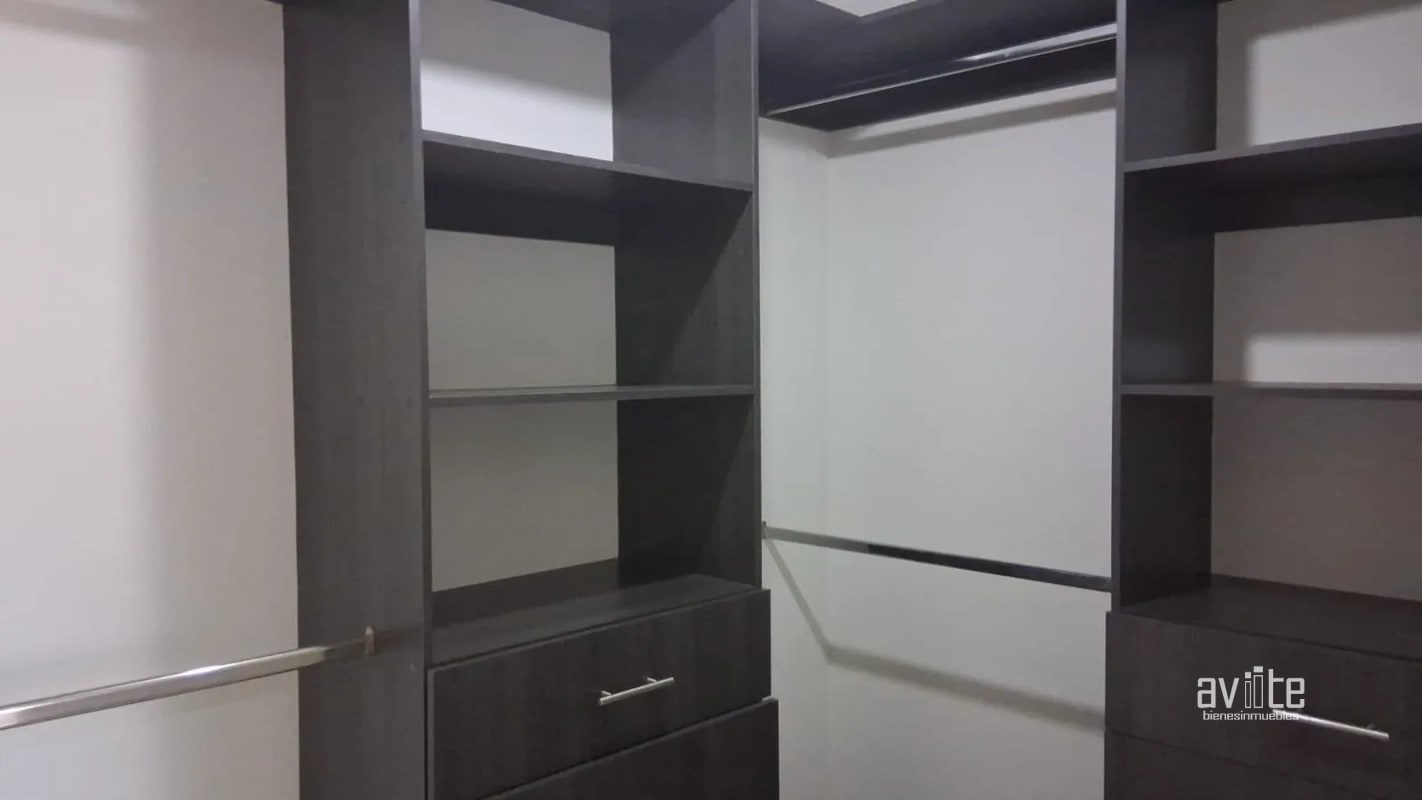 Condado Naranjo, aparamento nivel medio con balcón Q1,400,000 - 6