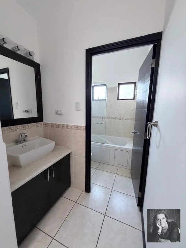 Casa en Venta en Vistas de San Isidro – Zona 16 - 7