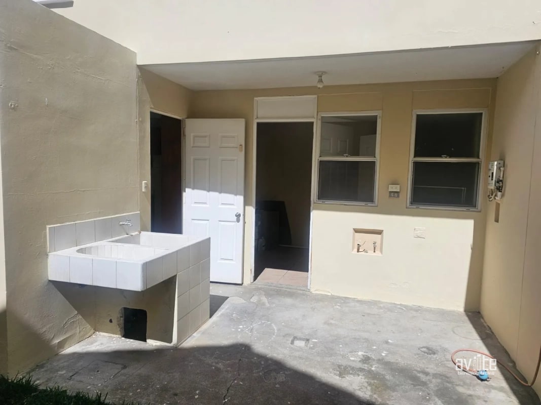 Condado Naranjo, casa Navarra dentro de Alameda Norte Q2,750,000 - 8