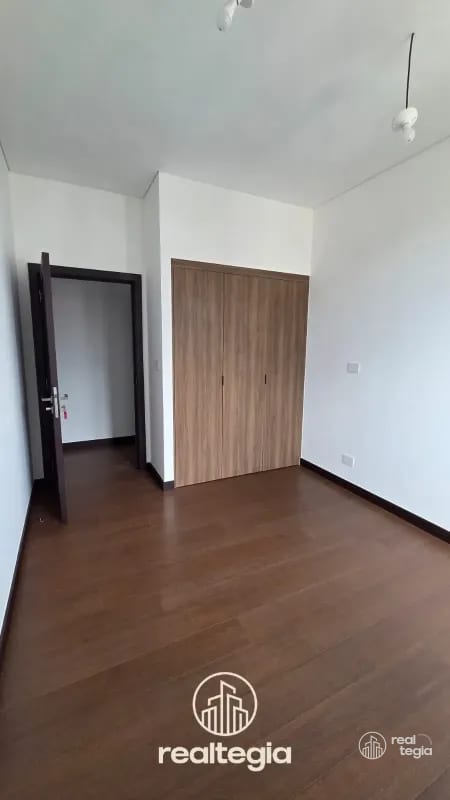 APARTAMENTO NOGALES DE CAYALÁ ZONA 16 — Apartamento en Venta en Zona 16, Guatemala, Ciudad — foto 11 de 13