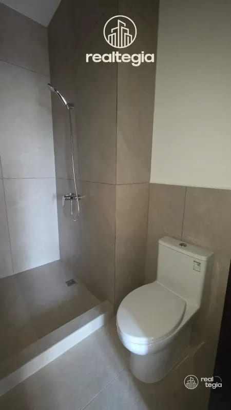 APARTAMENTO NOGALES DE CAYALÁ ZONA 16 — Apartamento en Venta en Zona 16, Guatemala, Ciudad — foto 3 de 13