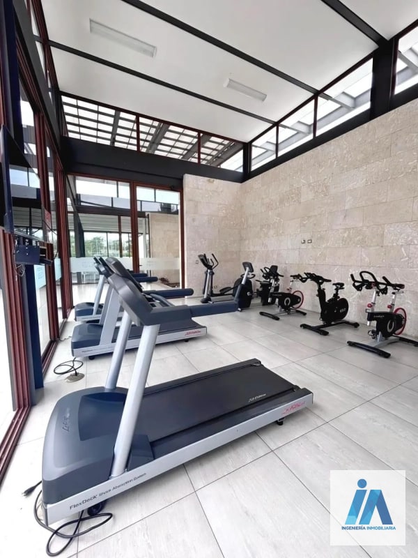 APARTAMENTO EN ALQUILER📍 Edificio San Isidro 20/21, Zona 16 — Apartamento en Alquiler en Zona 16, Guatemala, Ciudad — foto 2 de 12