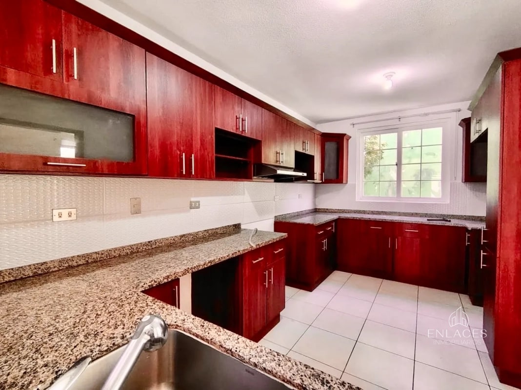 Fraijanes • Casa en Renta / Venta • Residencial Entreverdes - 5