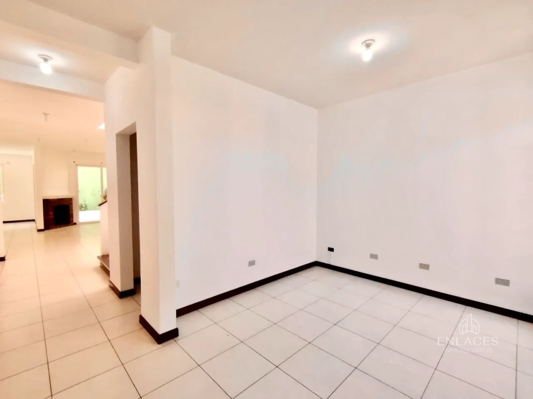 Fraijanes • Casa en Renta / Venta • Residencial Entreverdes - 3
