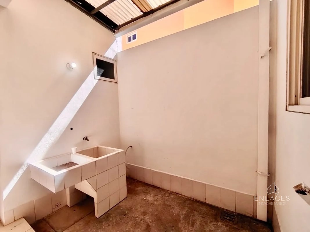 Fraijanes • Casa en Renta / Venta • Residencial Entreverdes - 1