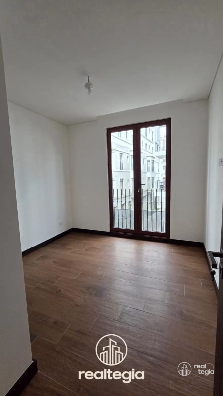 APARTAMENTO EN LIRIOS IV DE CAYALÁ ZONA 16 - 6