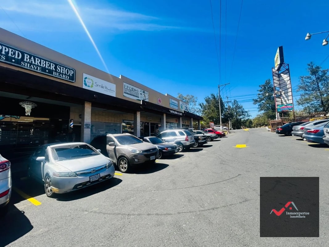 Local en Venta Boulevard Sur, San Cristóbal, Zona 8 de Mixco - 2