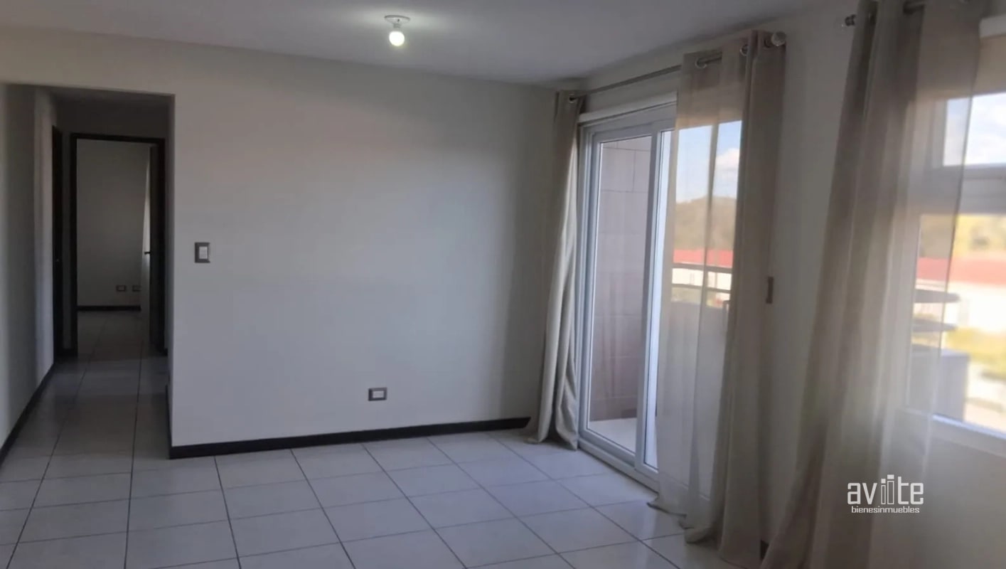 CONDADO NARANJO: Apartamento en nivel medio en venta Q1,400,000.00 más impuestos - 5