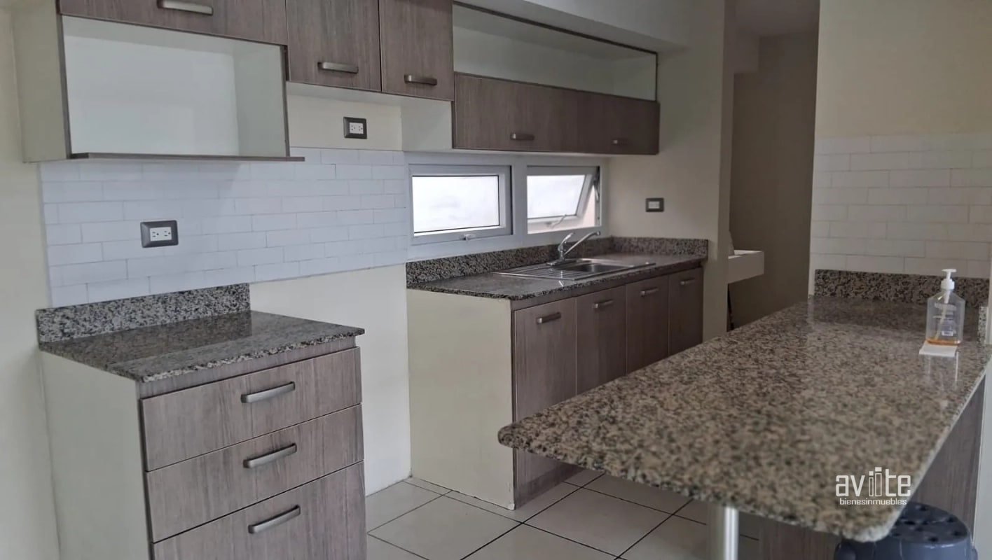 CONDADO NARANJO: Apartamento en nivel medio en venta Q1,400,000.00 más impuestos - 6