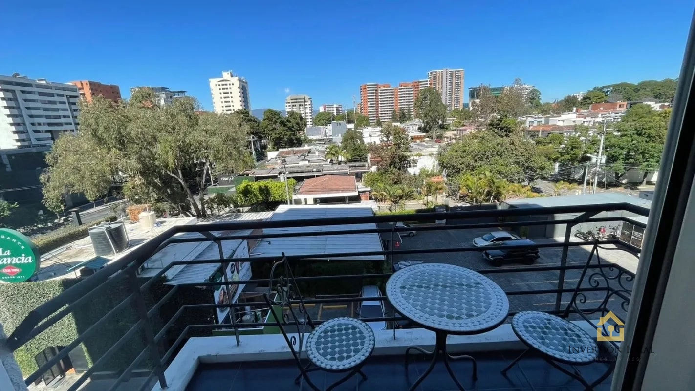 Moderno Apto en Edificio Catania, Zona 14 | 2 Hab + Amueblado – $1,300 - 14