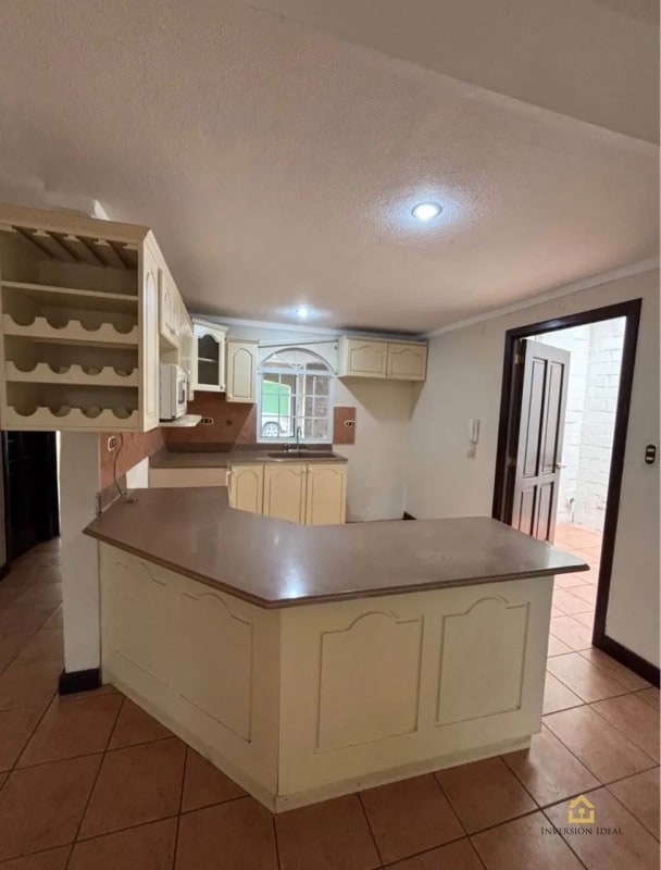 CASA EN RENTA COND. SANTA ANITA 1 | 3 HAB + CHIMENEA Y PISCINA | Q5,700 - 3