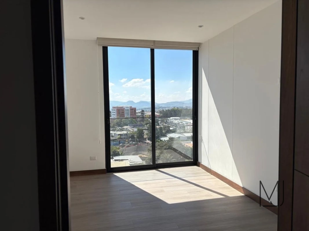 Apartamento en Alquiler | Edificio Artis | Zona 13 | Nivel alto · 2 parqueos individuales — Apartamento en Alquiler en Artis, Zona 13, Guatemala, Ciudad — foto 4 de 10