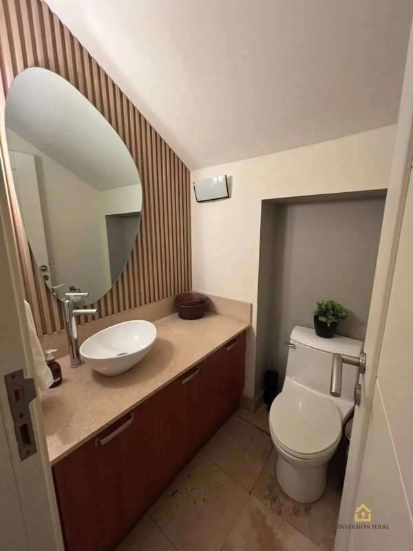 Apto Amueblado 2 Hab + Cuarto de Serv. $2,500 | Edificio Atrium Zona 10 - 8