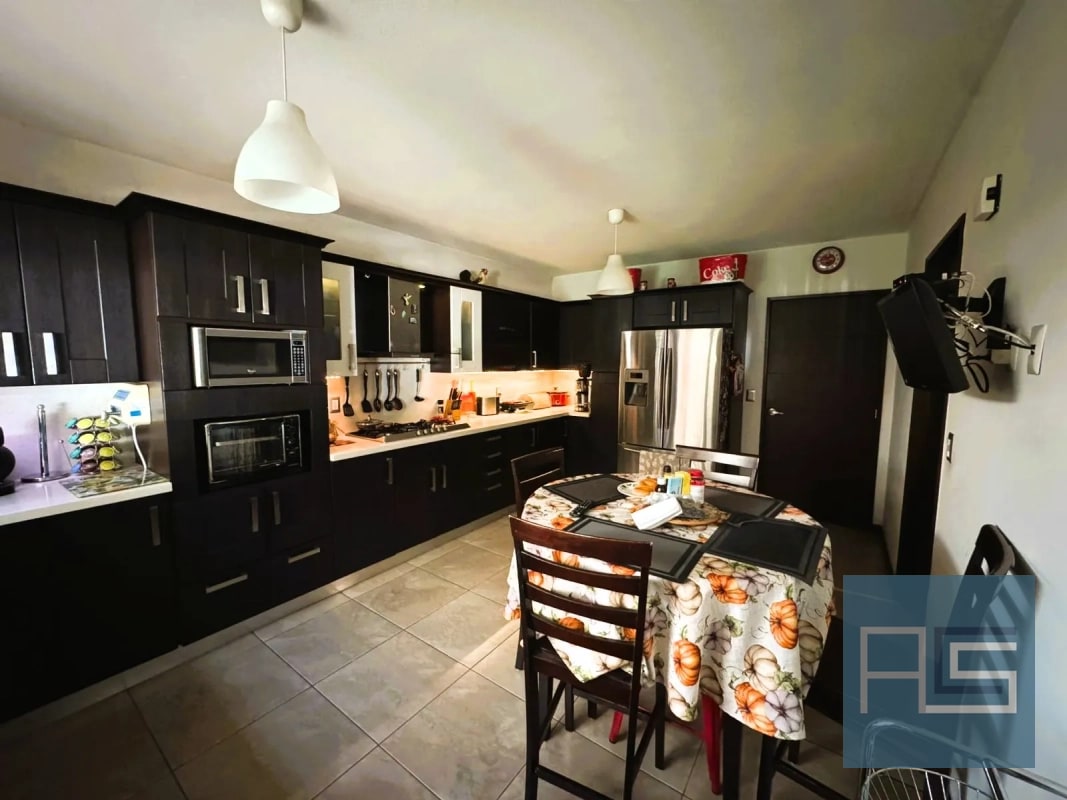 *Casa amplia de 4 hab en VENTA,  La Fontana 2, Carretera a El Salvador* — Casa en Venta en La Fontana II, Carretera a El Salvador, Guatemala, Ciudad — foto 12 de 17