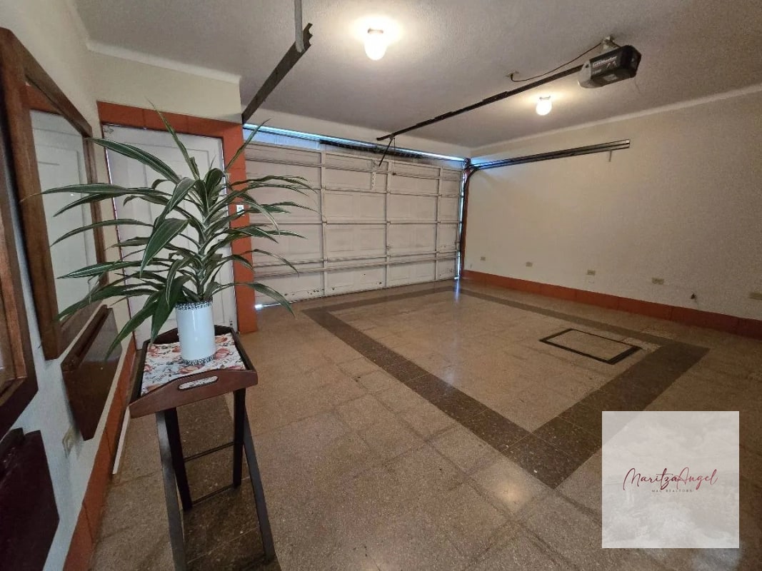 CASA EN VENTA EN ZONA 10 - 5
