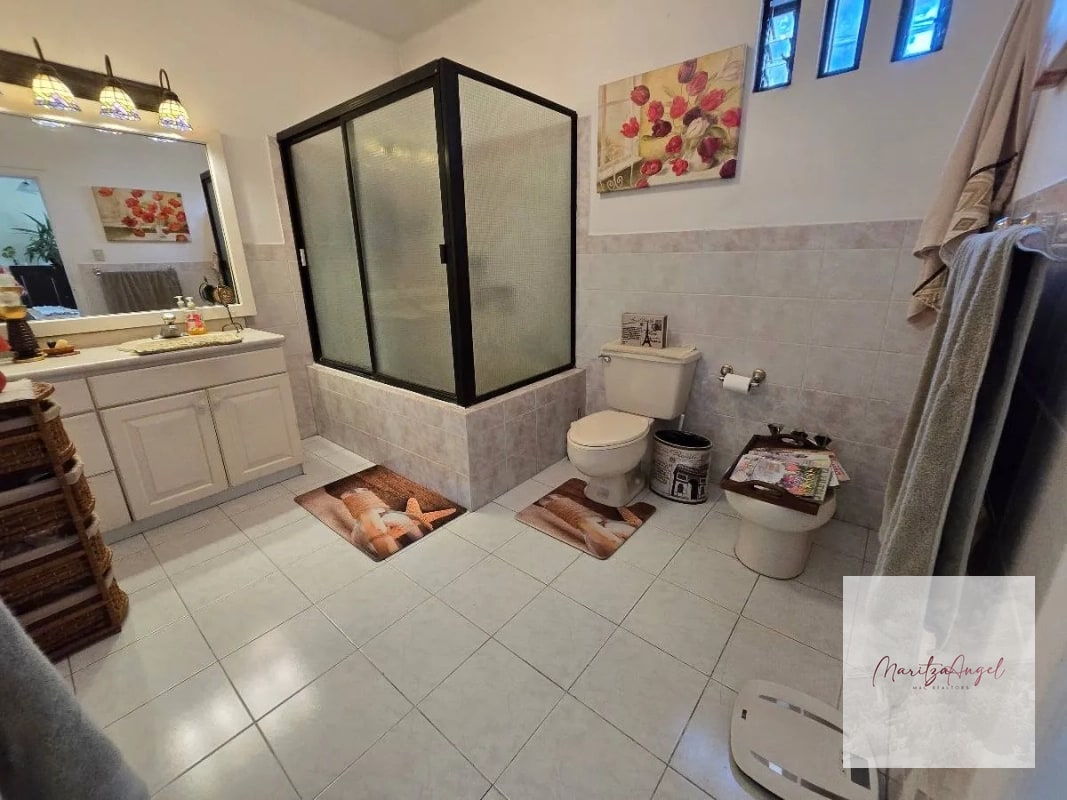CASA EN VENTA EN ZONA 10 - 3