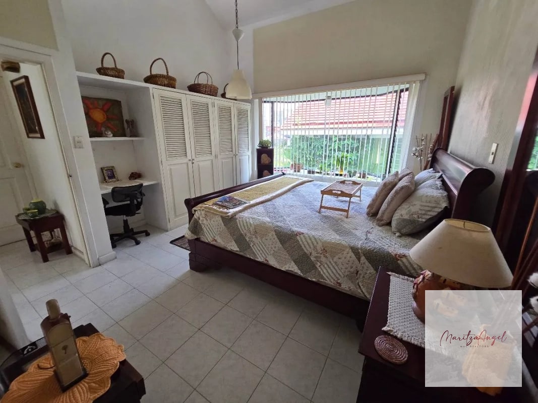 CASA EN VENTA EN ZONA 10 - 2