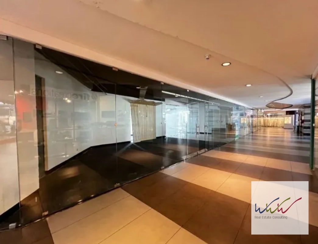 Rento Local Comercial de 208m2 en Design Center, Zona 10 - 9