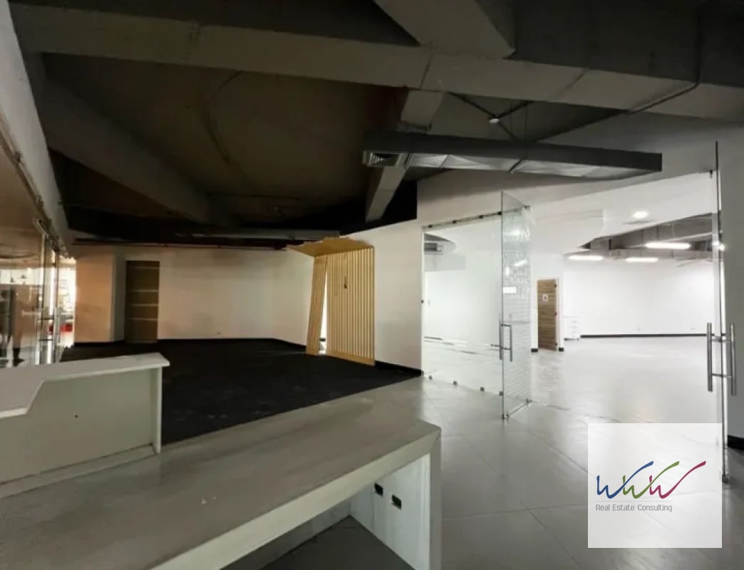 Rento Local Comercial de 208m2 en Design Center, Zona 10 - 6