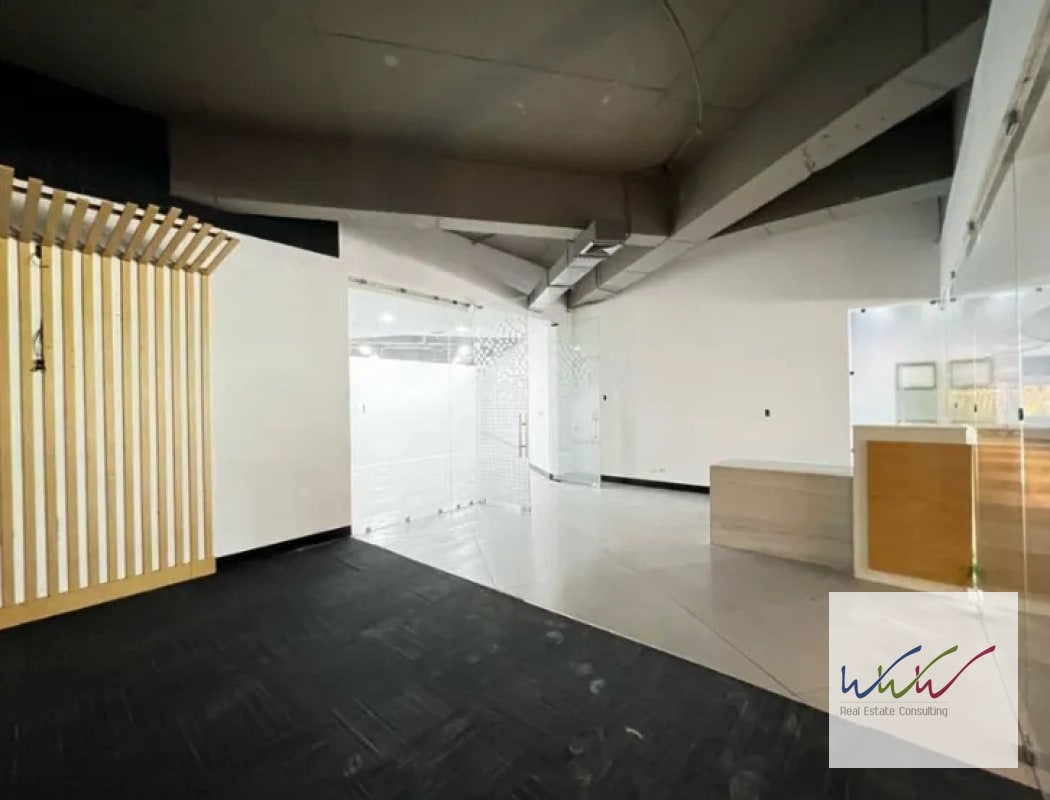Rento Local Comercial de 208m2 en Design Center, Zona 10 - 8