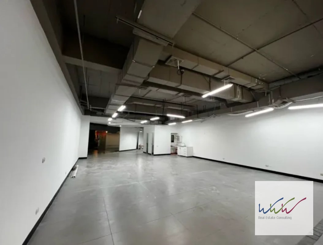 Rento Local Comercial de 208m2 en Design Center, Zona 10 - 5